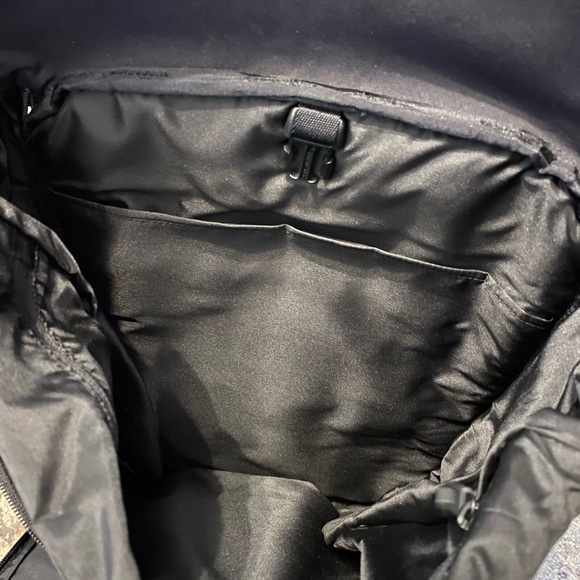 Lululemon Early Embark Backpack - Picture 6 of 8